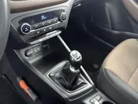 Hyundai i20 (2015) thumbnail 25