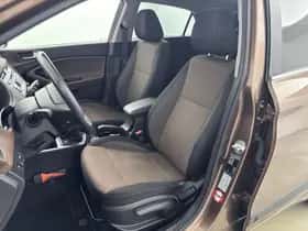 Hyundai i20 (2015) thumbnail 32