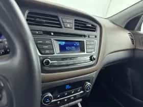 Hyundai i20 (2015) thumbnail 8