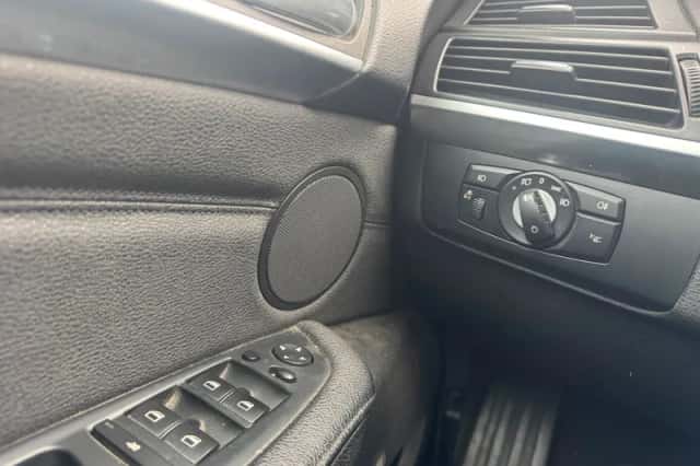 BMW X5 (2011) thumbnail 6