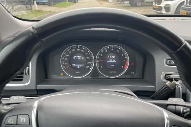 Volvo S60 (2011) thumbnail 4