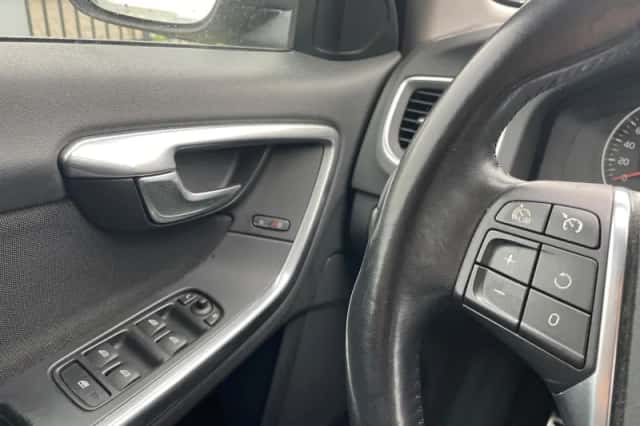 Volvo S60 (2011) thumbnail 6
