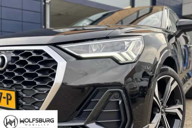 Audi Q3 Sportback (2021) thumbnail 3