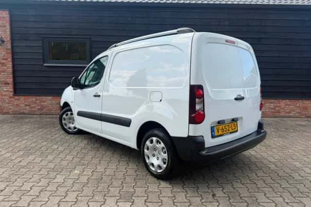 Peugeot Partner (2018) thumbnail 3
