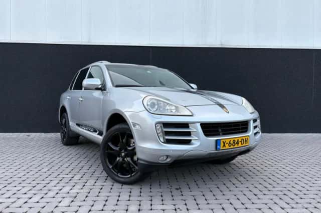 Porsche Cayenne (2008) thumbnail 2