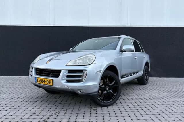 Porsche Cayenne (2008) thumbnail 3