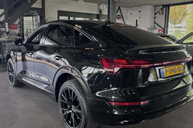 Audi e-tron (2022) thumbnail 3