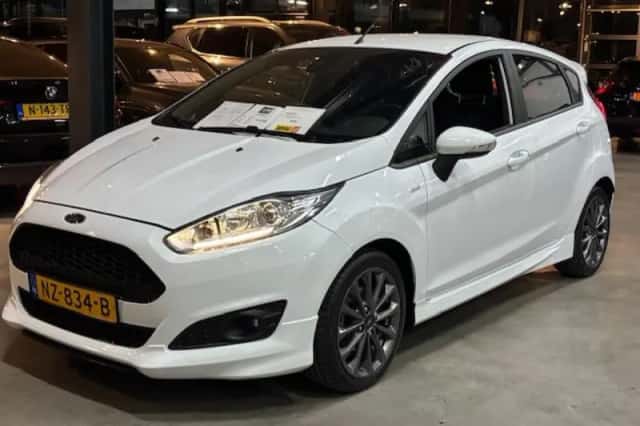 Ford Fiesta (2017) thumbnail 2