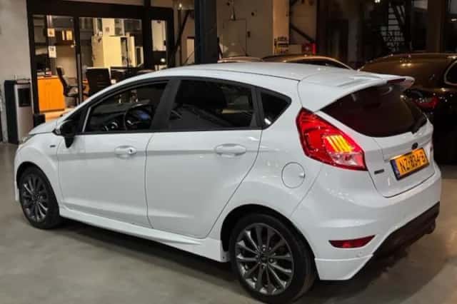Ford Fiesta (2017) thumbnail 4