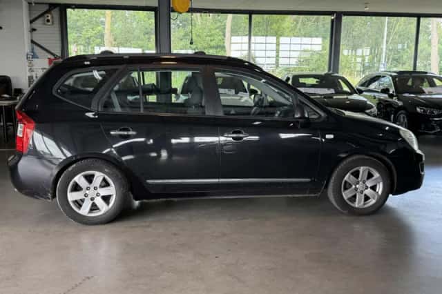 Kia Carens (2008) thumbnail 5