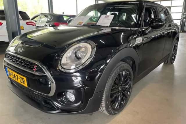 MINI Clubman (2018) thumbnail 1