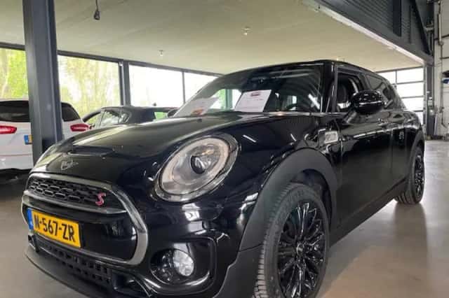 MINI Clubman (2018) thumbnail 3