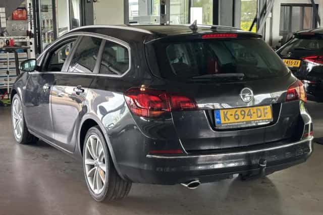Opel Astra (2013) thumbnail 4
