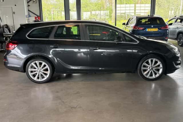 Opel Astra (2013) thumbnail 6