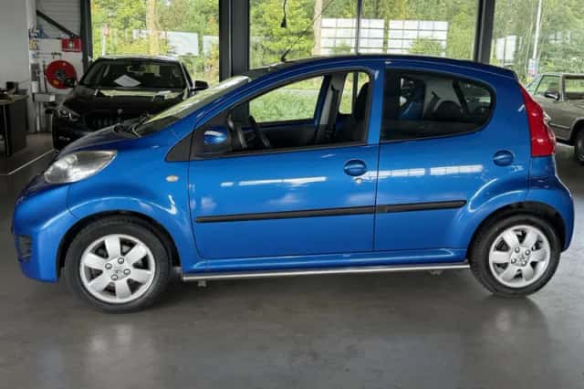 Peugeot 107 (2009) thumbnail 2
