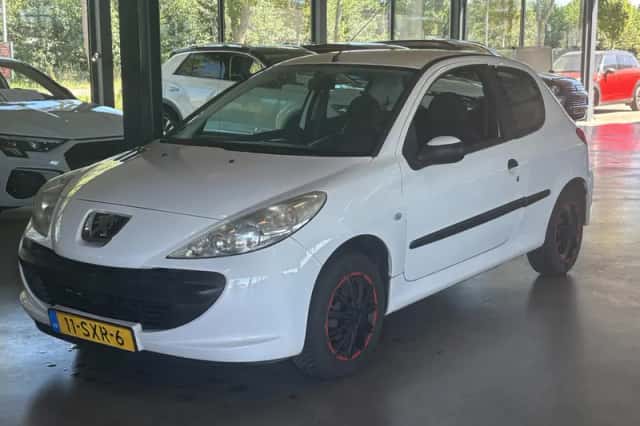 Peugeot 206 (2012) thumbnail 1