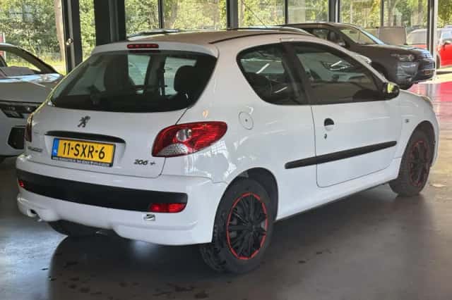 Peugeot 206 (2012) thumbnail 4