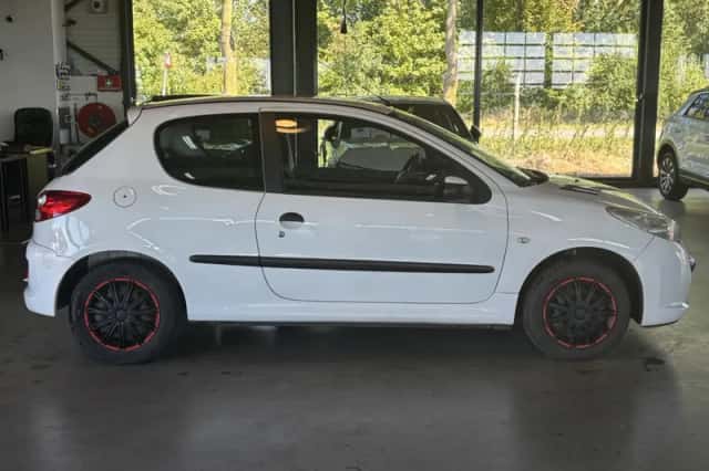 Peugeot 206 (2012) thumbnail 5