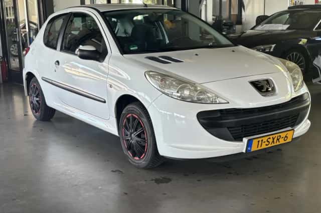 Peugeot 206 (2012) thumbnail 6