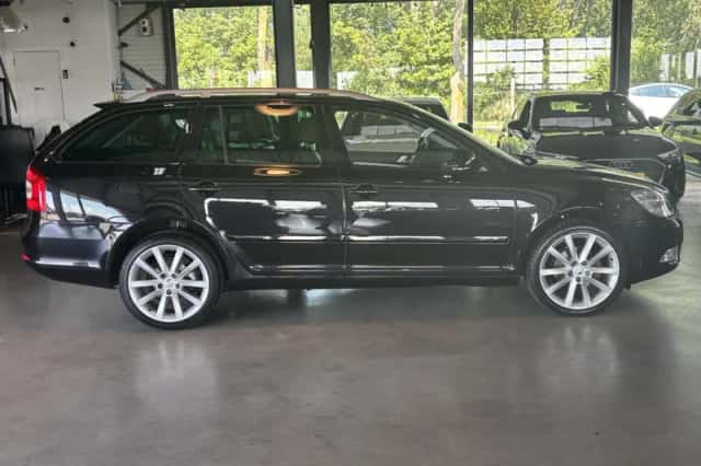 Škoda Octavia (2012) thumbnail 5