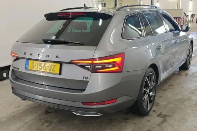 Škoda Superb (2023) thumbnail 4