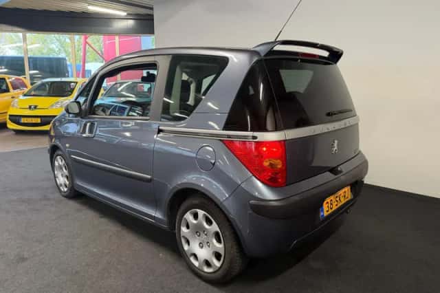 Peugeot 1007 (2006) thumbnail 3