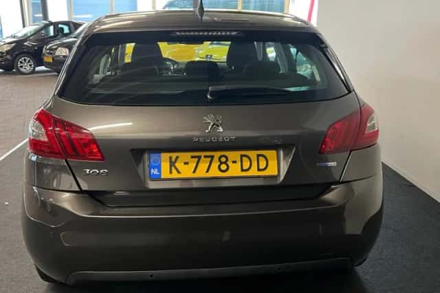 Peugeot 308 (2015) thumbnail 3