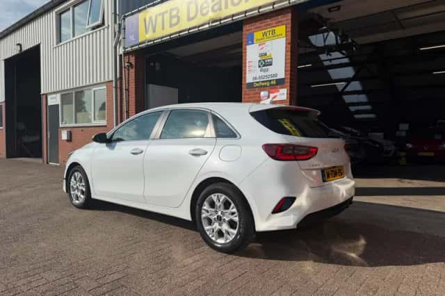 Kia Ceed (2022) thumbnail 6
