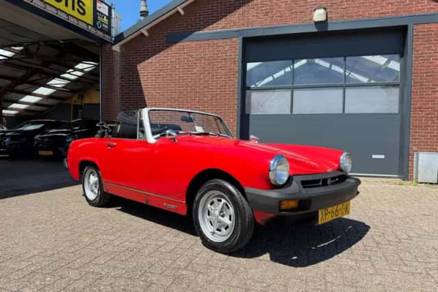 MG B type (1977) thumbnail 3
