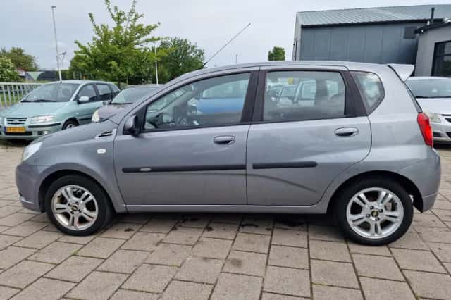 Chevrolet Aveo (2011) thumbnail 3