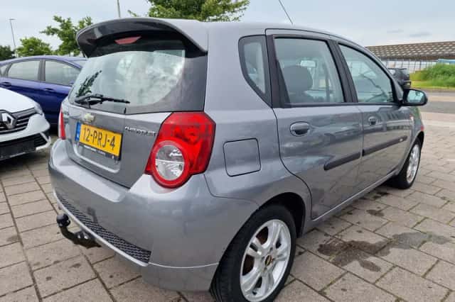 Chevrolet Aveo (2011) thumbnail 6