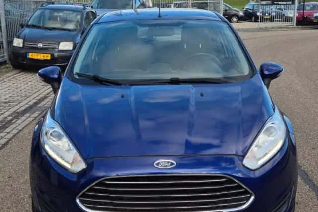 Ford Fiesta (2016) thumbnail 2