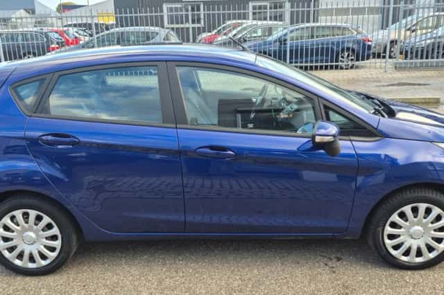 Ford Fiesta (2016) thumbnail 4
