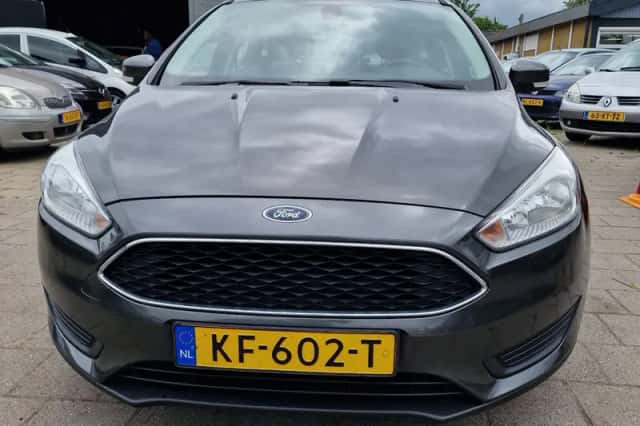 Ford Focus (2016) thumbnail 2