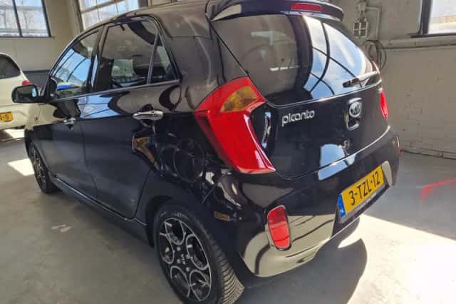 Kia Picanto (2014) thumbnail 4