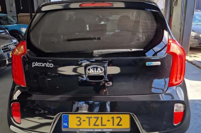 Kia Picanto (2014) thumbnail 5