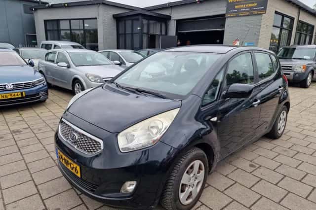 Kia Venga (2010) thumbnail 1