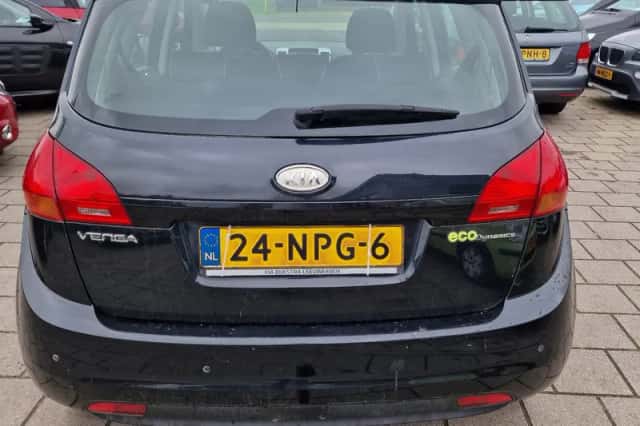Kia Venga (2010) thumbnail 5