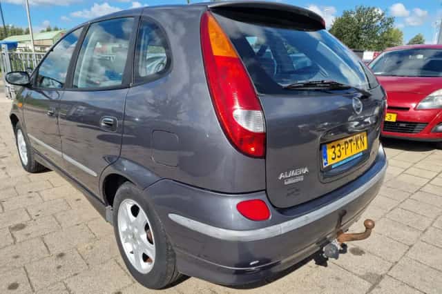 Nissan Almera Tino (2004) thumbnail 4