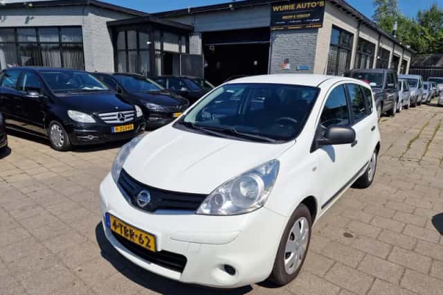 Nissan Note (2011) thumbnail 1