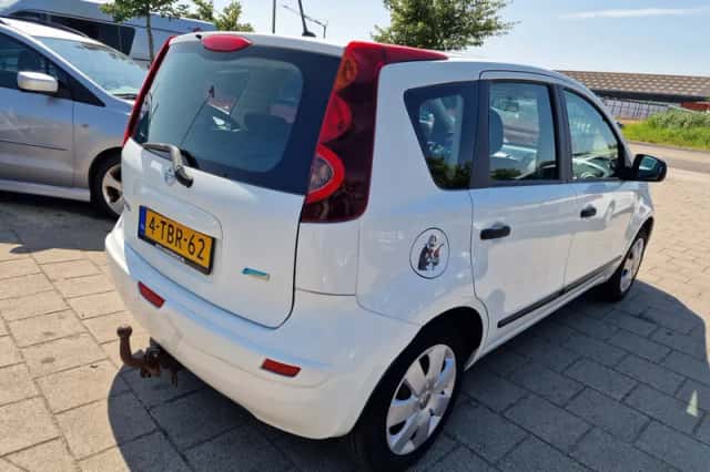 Nissan Note (2011) thumbnail 6