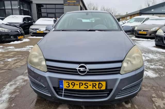 Opel Astra (2004) thumbnail 2