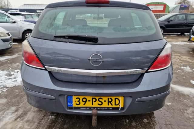 Opel Astra (2004) thumbnail 5