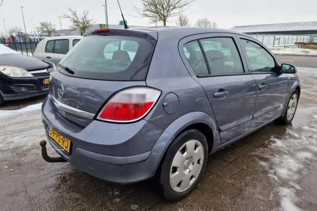 Opel Astra (2004) thumbnail 6