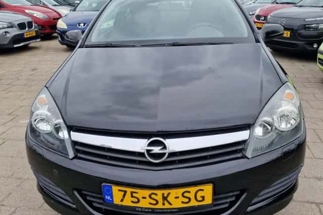 Opel Astra GTC (2006) thumbnail 2