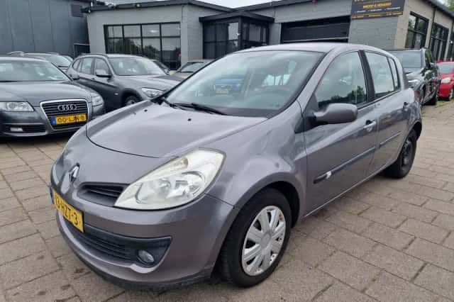 Renault Clio (2009) thumbnail 1