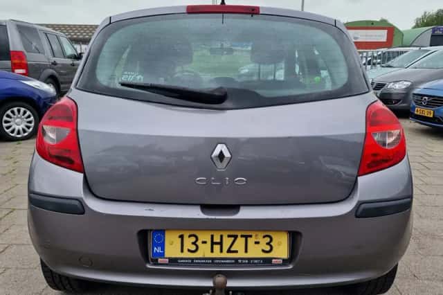 Renault Clio (2009) thumbnail 5