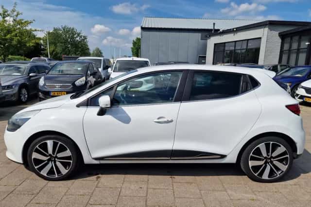 Renault Clio (2016) thumbnail 3