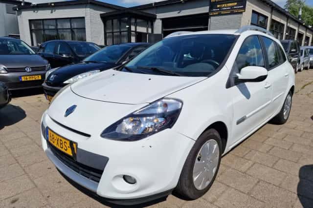Renault Clio (2012) thumbnail 1