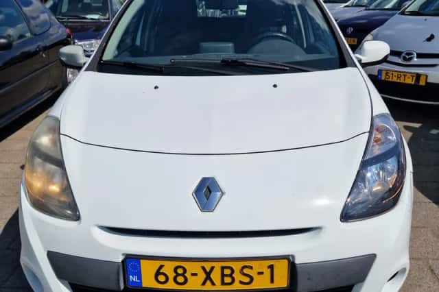 Renault Clio (2012) thumbnail 2